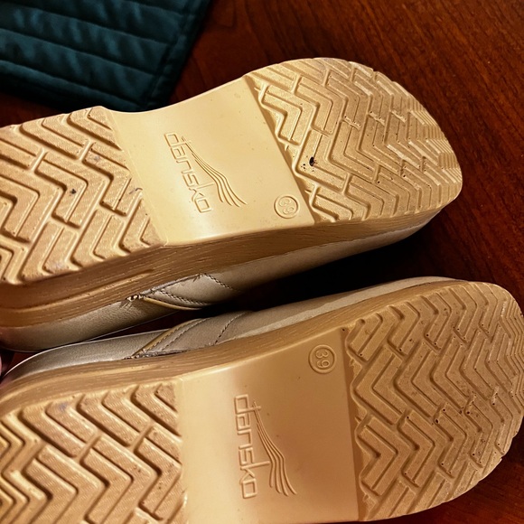 Women's Cream Clogs Dansko 39 - Picture 4 of 5